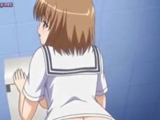 Adoleshent anime vajzë e pacipë me rreth cica